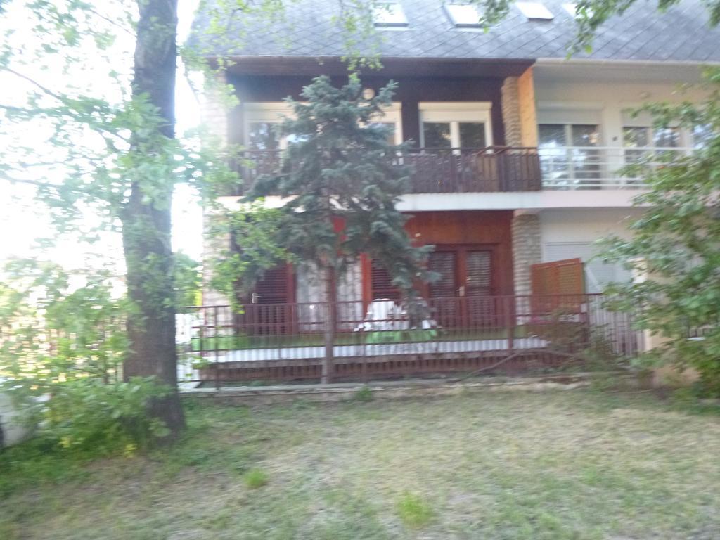 Oleander Holiday House Шіофок Екстер'єр фото